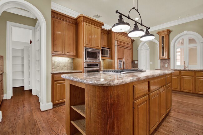 Building Photo - 13714 Gainesway Dr