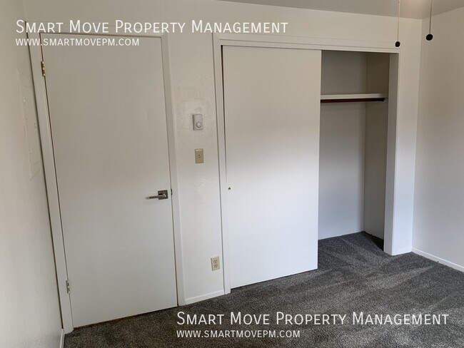 Building Photo - 2553 Targee-