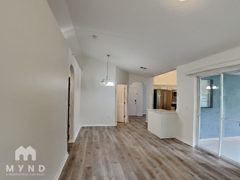 Building Photo - 2617 Hawthorne Ln