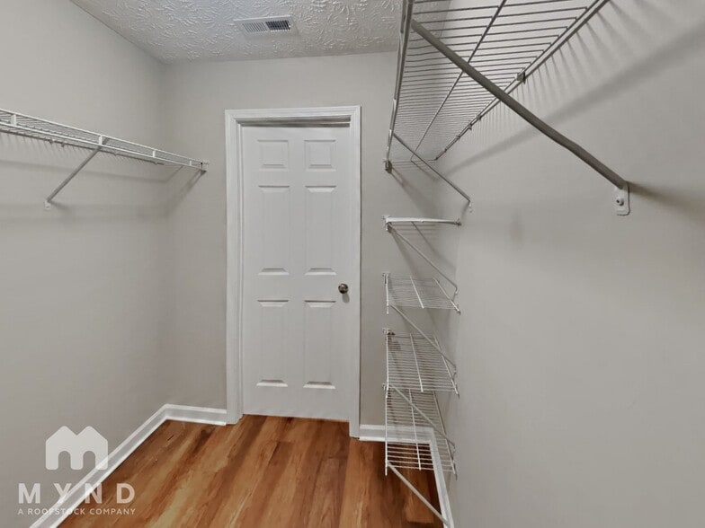 Building Photo - 2013 Briar Creek Ct NE