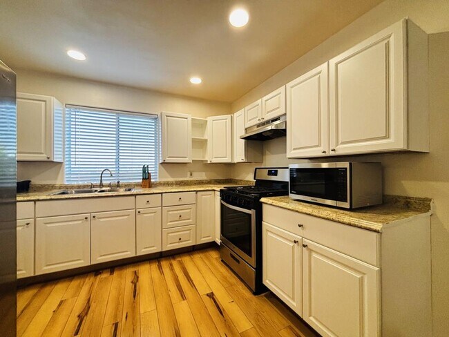 Building Photo - 16875 Orangecrest Ct