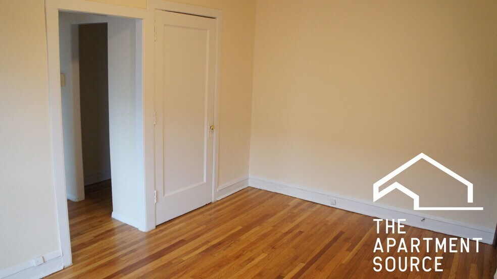 Building Photo - 3304 W Schubert Ave