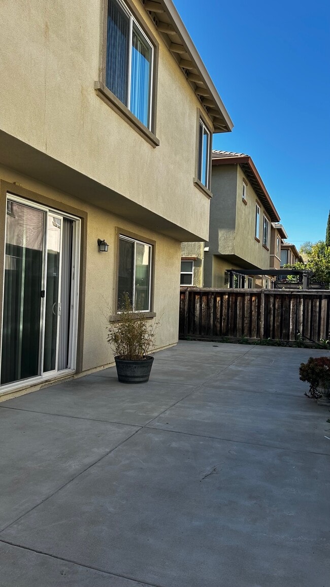 Building Photo - 2155 Bolero Dr