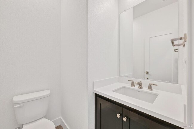 Building Photo - Stunning 4 Bedrooms 3.5 Bathrooms Two Story Home Located Short Distance of Sonoma State Universit...