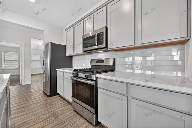 Building Photo - 6128 Fall Creek Ln