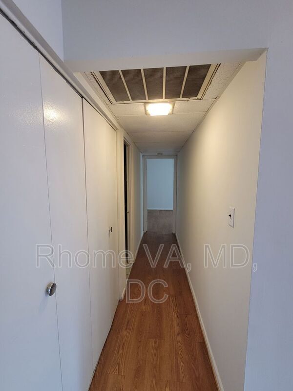 Building Photo - 3220 S 28th St