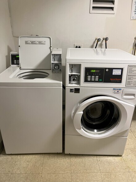 Building Photo - 2343 Ogden Ave