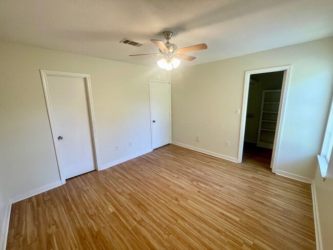 Building Photo - 3/2 For Rent in Madison! *MOVE IN SPECIAL*