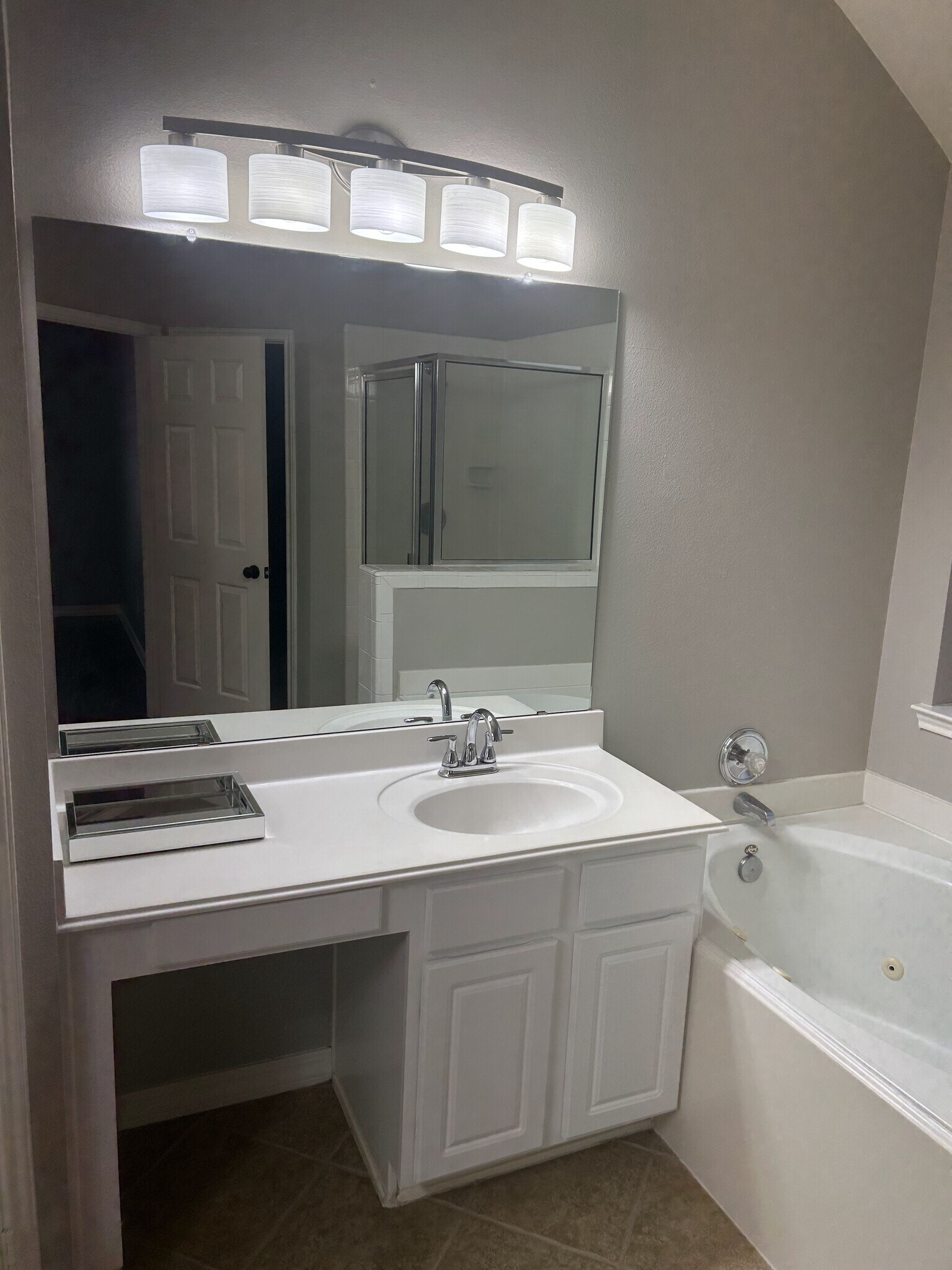 Building Photo - 3527 Pine Valley Dr