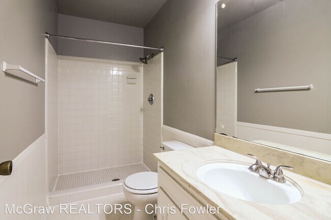 Building Photo - 3 br, 2 bath House - 5233 S. 67th E. Place