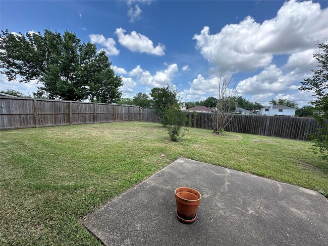 Building Photo - 6810 Crystal Point Dr