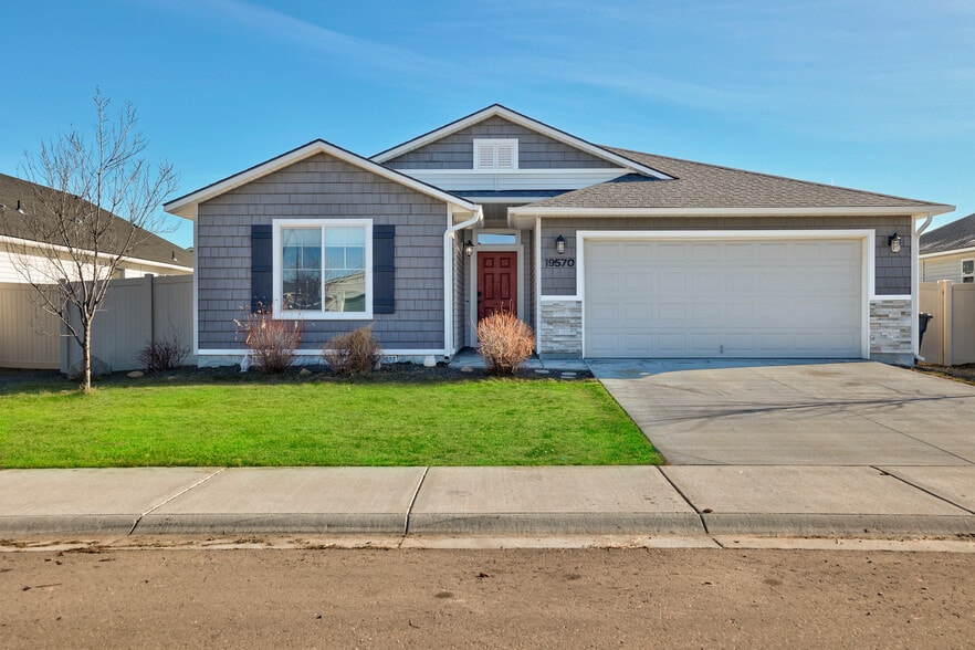 Primary Photo - 19570 Nanticoke Ave