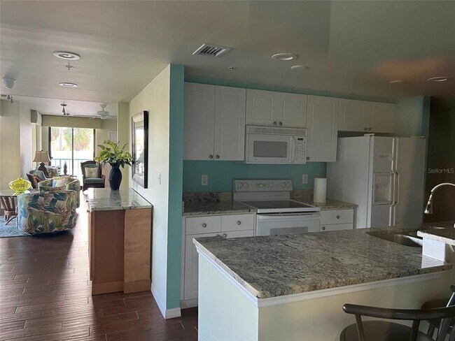 Building Photo - 670 Island Way