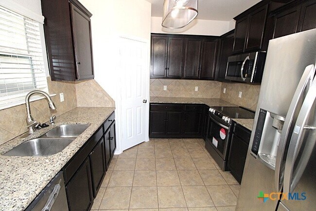 Building Photo - 2306 Jesse Dr