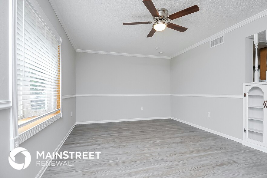 Building Photo - 2552 Bucida Dr