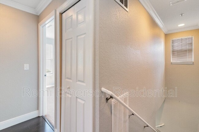 Building Photo - 5800 Lake Pointe Village Cir