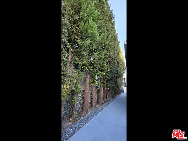 Building Photo - 4744 Haskell Ave