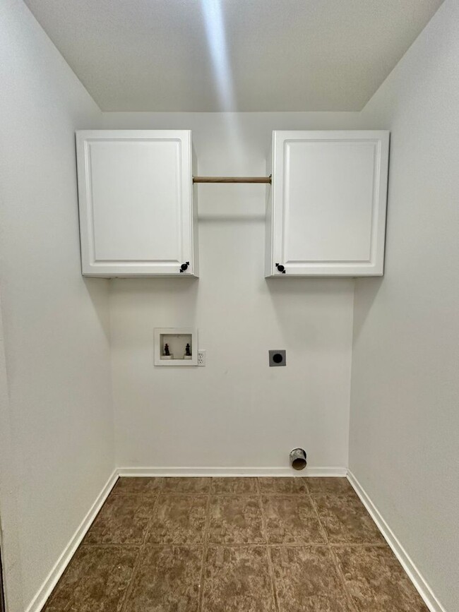Building Photo - 3 Bedroom 2 Bath Rental in Whitehouse ISD!...