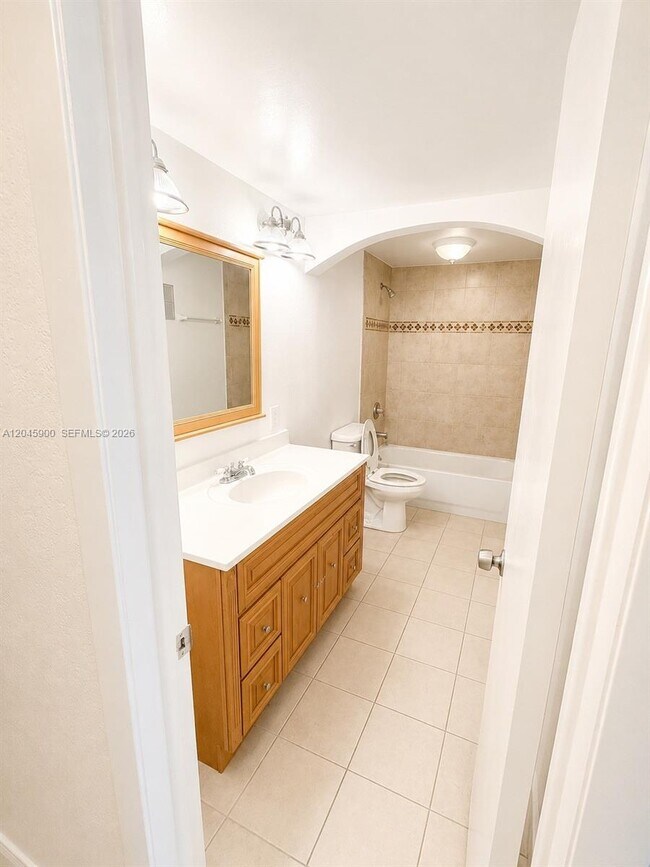 Building Photo - 4850 SW 63rd Terrace