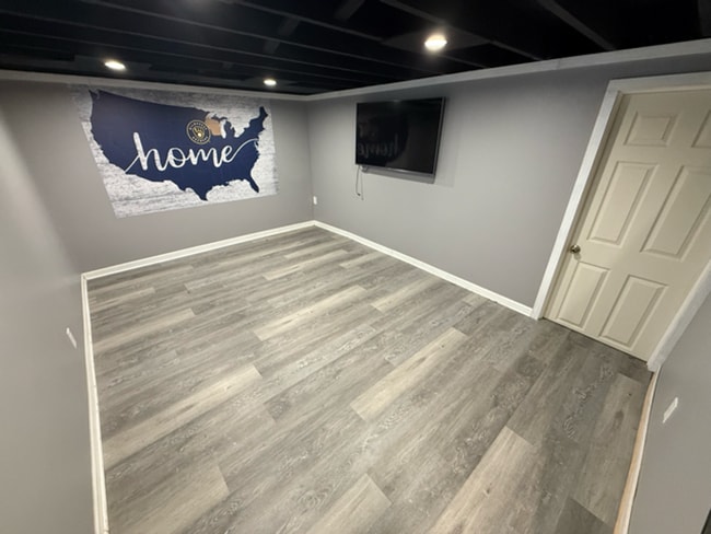 Building Photo - 3-Bedroom Home Just Steps from Lake Michigan! Prime location!