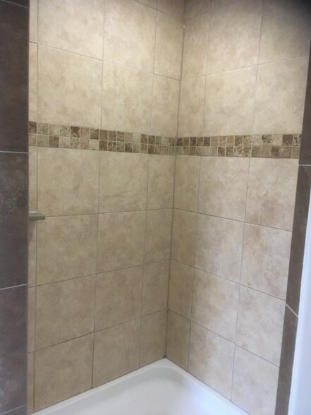 Building Photo - 508 N Front St