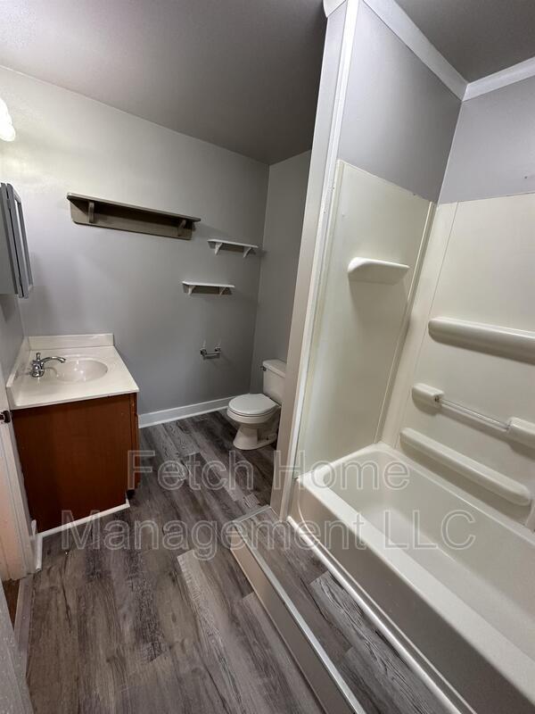 Building Photo - 6 Reese Ave