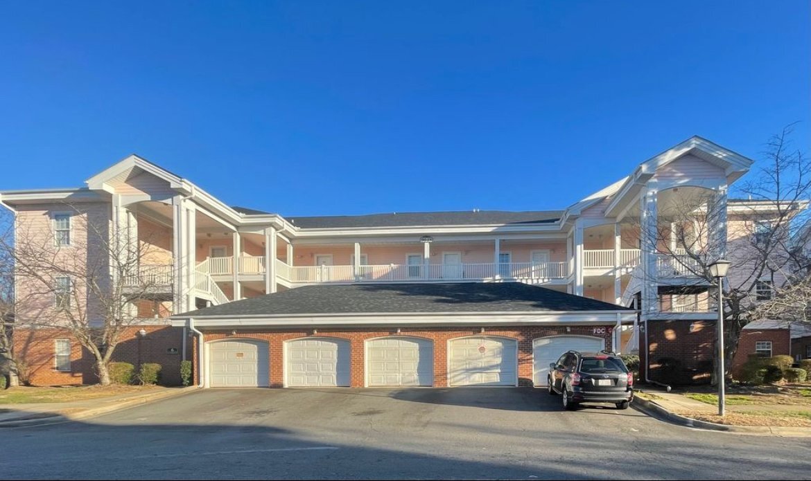 Building Photo - 9066 Meadow Vista Rd