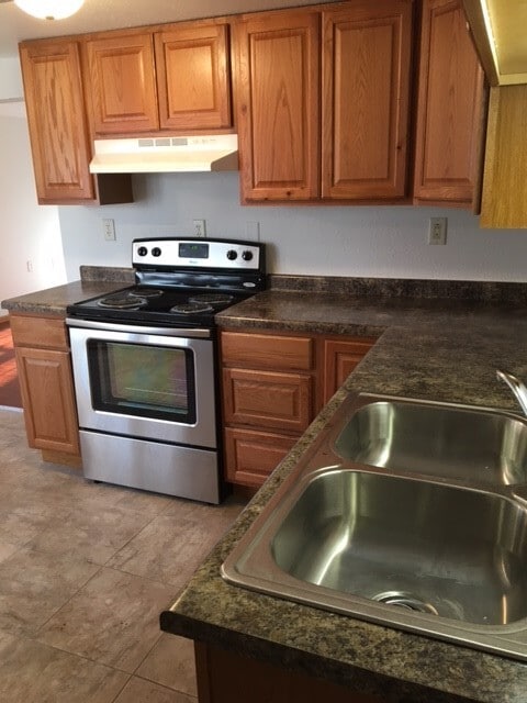 Building Photo - 606 N Main St