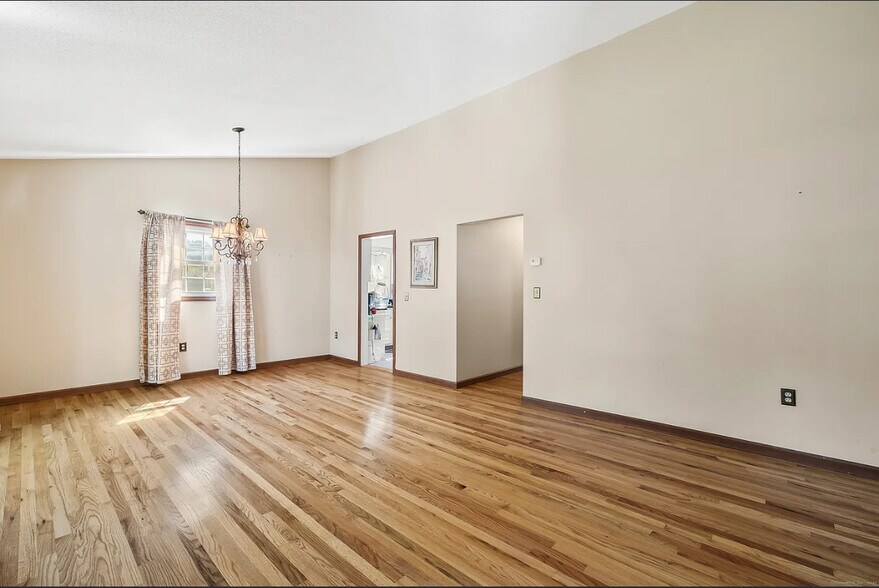 Building Photo - 1293 New Britain Ave