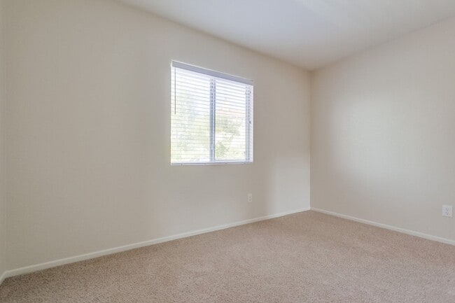 Building Photo - Gorgeous 4 Bedroom Santa Fe Hills Home With a Pool!