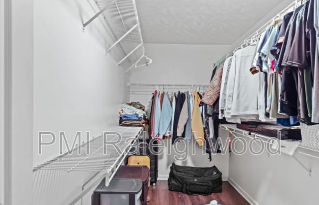 Building Photo - 1142 Blankshire Rd