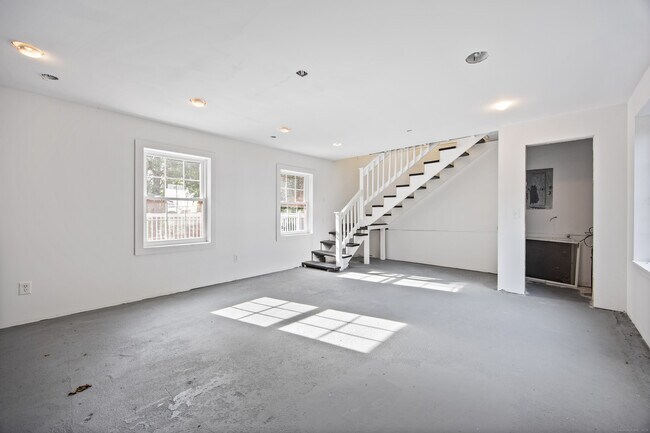 Building Photo - 2921 Nichols Ave