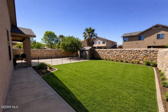 Building Photo - 5525 Jim Castaneda Dr