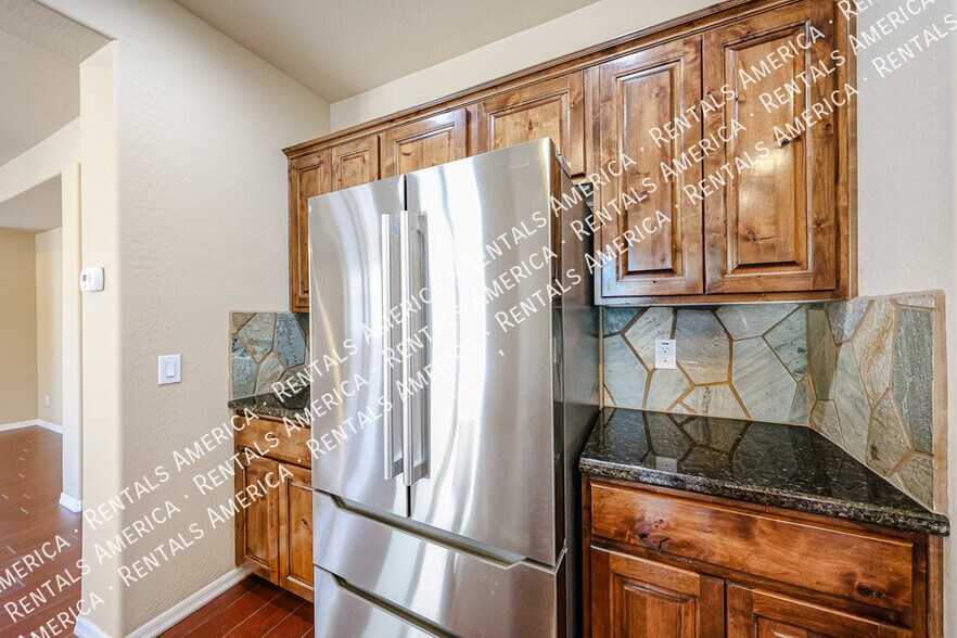Building Photo - 3575 S Jasmine Dr