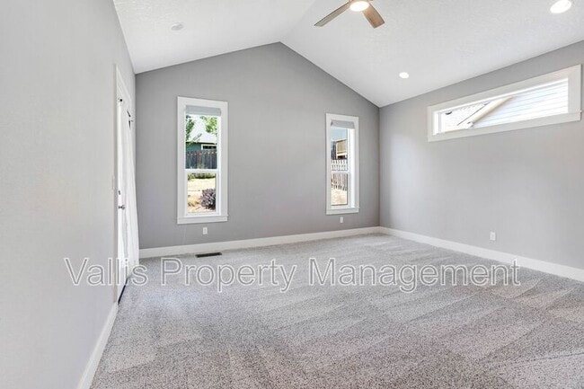 Building Photo - 5669 Cinnamon Teal St SE