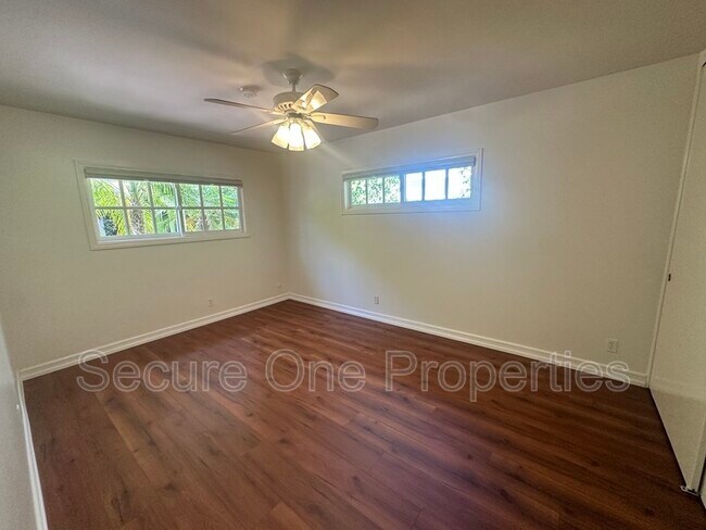 Building Photo - 23338 Los Encinos Way