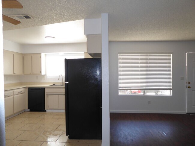 Building Photo - 824 Capehart Ct