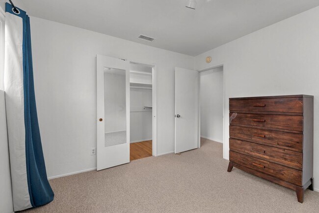 Building Photo - Attached garage!