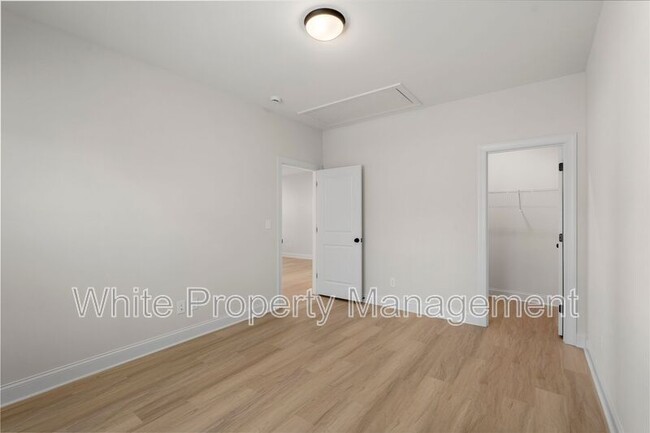 Building Photo - 7805 Shadow Lawn Rd