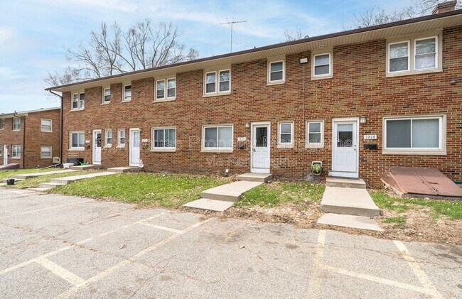 Building Photo - 1926 Sunnyside Dr