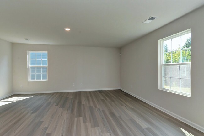 Building Photo - Nice Big House in Denver, Move-In Ready 4B...