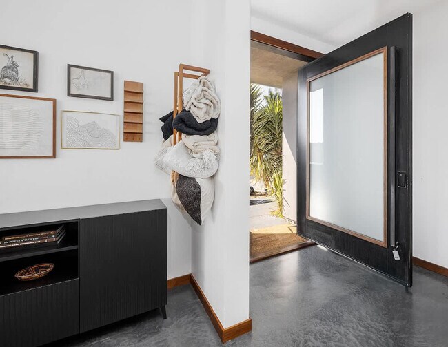 Building Photo - 3929 Paso Del Lagos