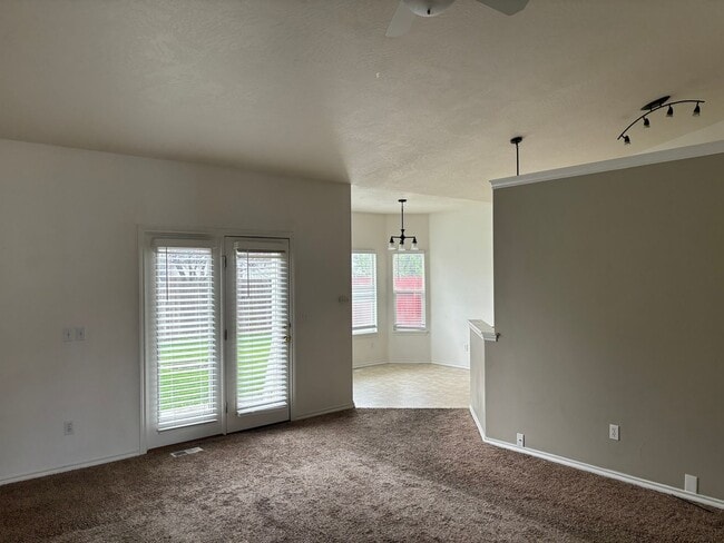 Building Photo - Single level Home on Culdesac!