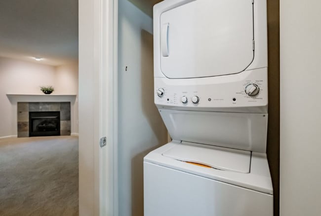 Building Photo - Luxury Living at West Oaks Condominiums