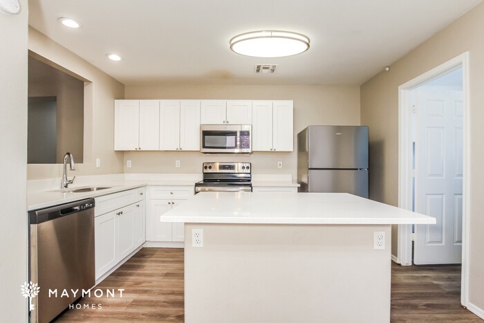 Building Photo - 13486 W Young St