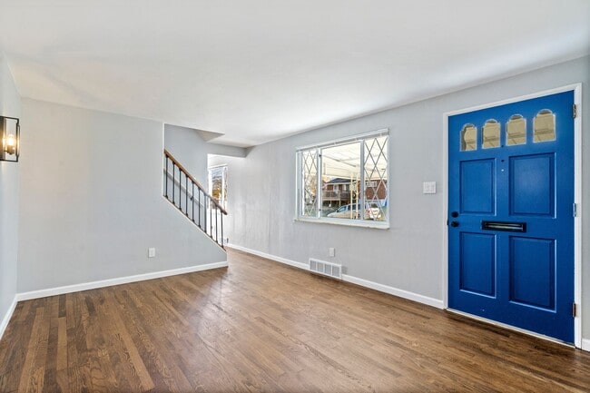 Building Photo - Updated 3 Bed 2 Bath in Penn Hills! Available MAY