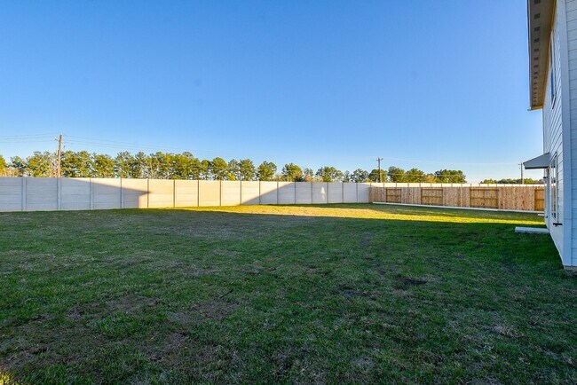 Building Photo - 18987 Panzini Dr