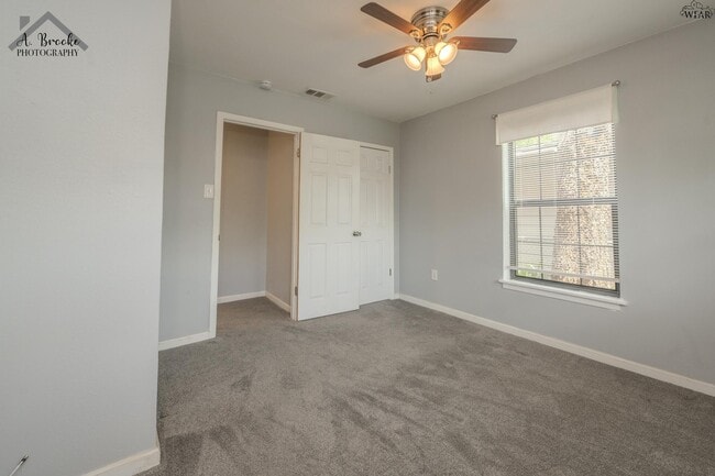 Building Photo - 2953 Moffett Ave