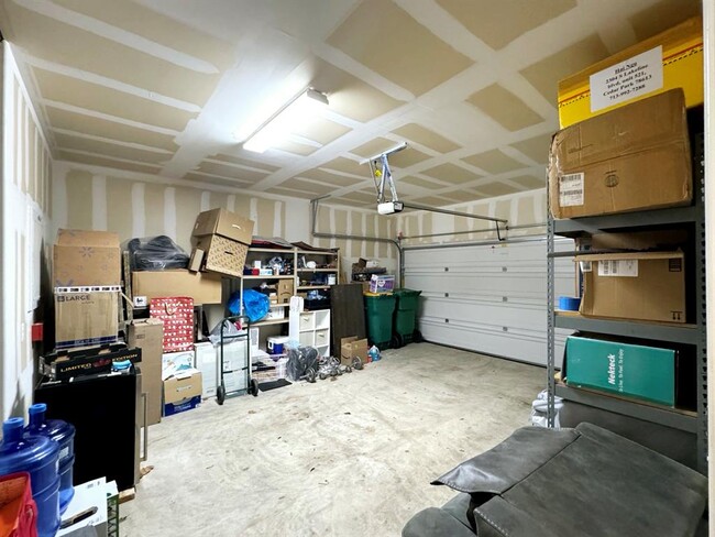 Building Photo - 2304 S Lakeline Blvd