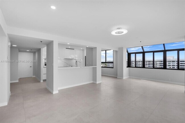 Building Photo - 251 Crandon Blvd